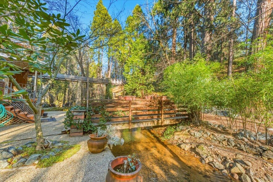 More Photos Of 301-317 S Pine St, Nevada City Hotel For Sale