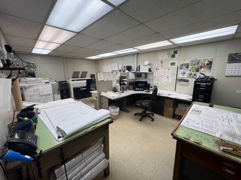 More Photos Of 5101 S 24th Ave, Tampa Manufacturing For Sale
