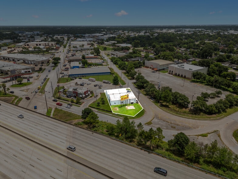 More Photos Of 6015 Ridgemont St, Houston Warehouse For Lease