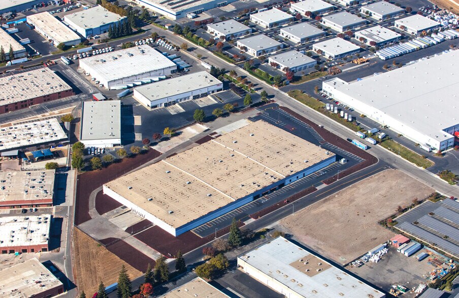 More Photos Of 4545 Qantas Ln, Stockton Manufacturing For Lease