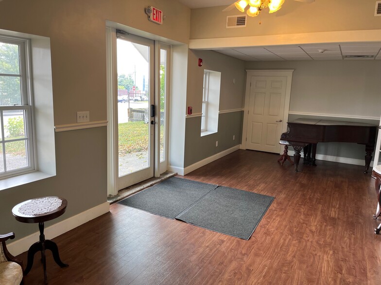 More Photos Of 49 Market St, Somersworth Religious Facility For Sale