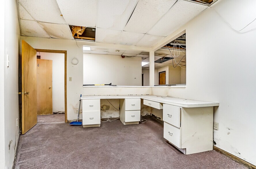 More Photos Of 6750 Brandt Pike, Huber Heights Medical For Sale