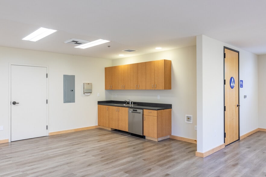 More Photos Of 690 De Long Ave, Novato Office For Sale