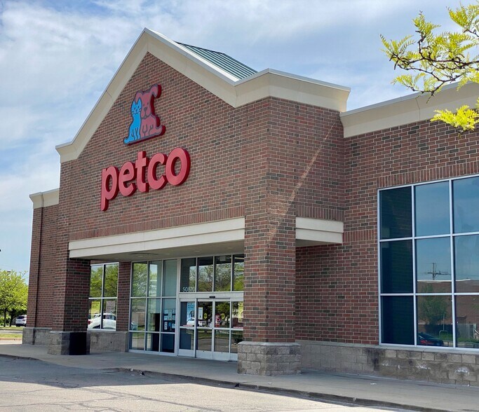More Photos Of 50700-50870 Gratiot Ave, Chesterfield Unknown For Lease