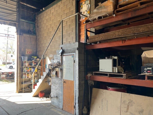 More Photos Of 211 Swans Ln, Saint Albans Industrial For Sale