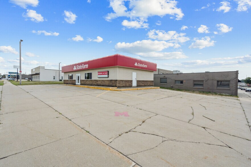 More Photos Of 101 E Linn St, Marshalltown Office For Sale