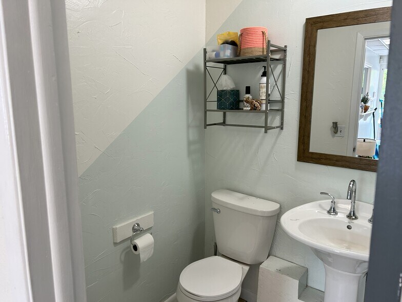 More Photos Of 1972-1980 W Iliff Ave, Englewood Industrial For Lease