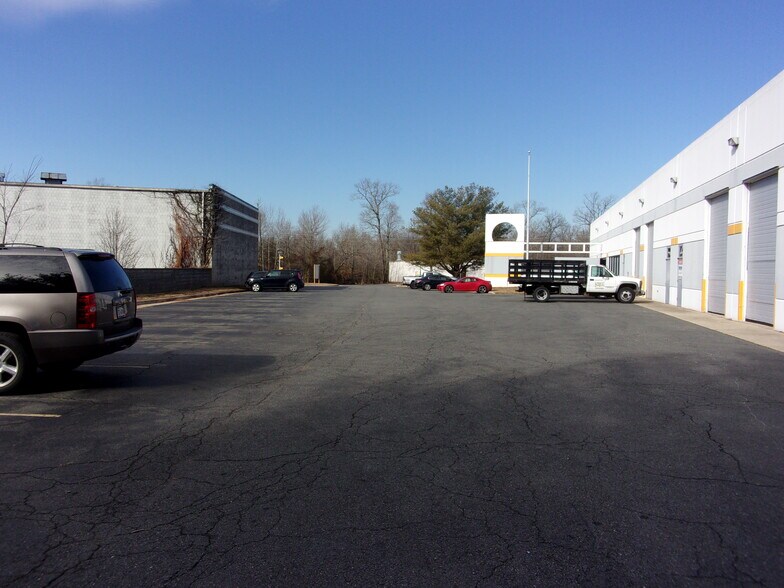 More Photos Of 8197 Euclid Ct, Manassas Park Warehouse For Lease