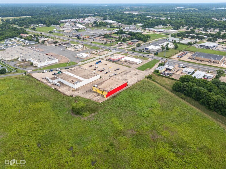 More Photos Of 1837 N Market St, Shreveport General Retail For Sale