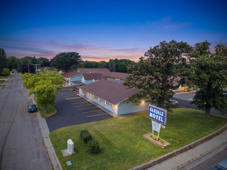 Primary Photo Of 1418 S Oak Ave, Owatonna Hotel For Sale
