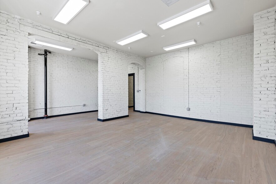 More Photos Of 939 10th St, Modesto Storefront Retail Office For Lease