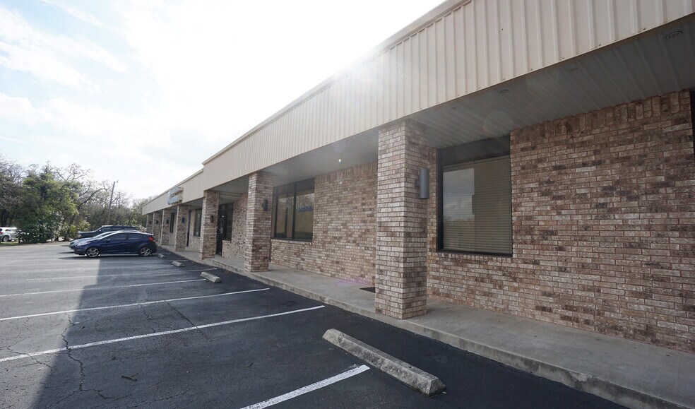More Photos Of 2111 Sam Bass Rd, Round Rock Unknown For Lease