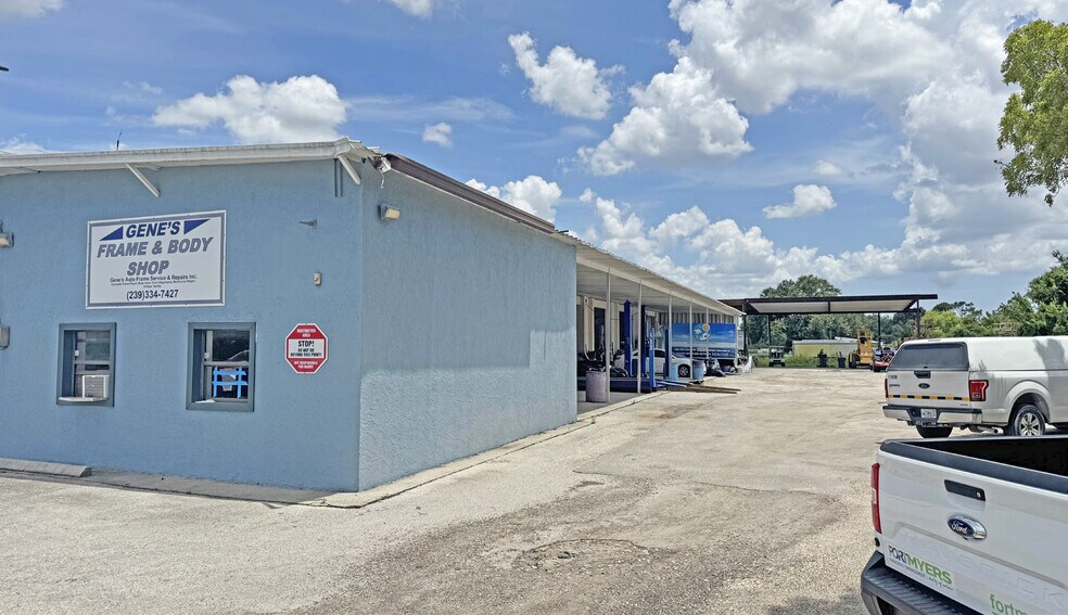 Primary Photo Of 3100 Kennesaw St, Fort Myers Warehouse For Sale