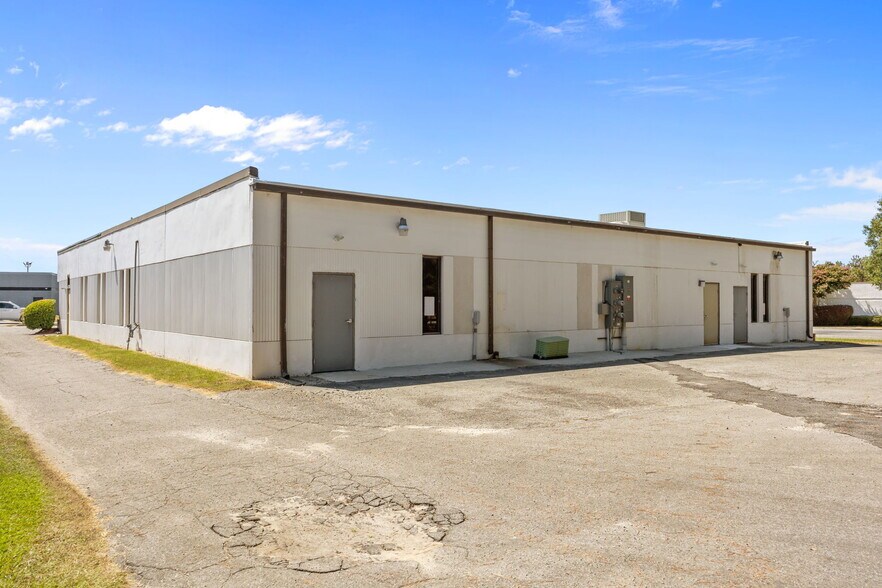 More Photos Of 301 Plaza Dr, Greenville Office Residential For Lease