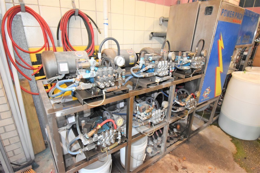 More Photos Of 5717 Red Bluff Rd, Pasadena Carwash For Sale