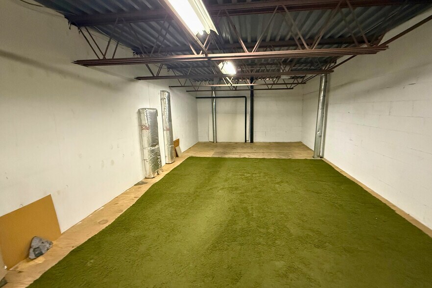 More Photos Of 229-261 Merriam St, Bridgeport Warehouse For Lease