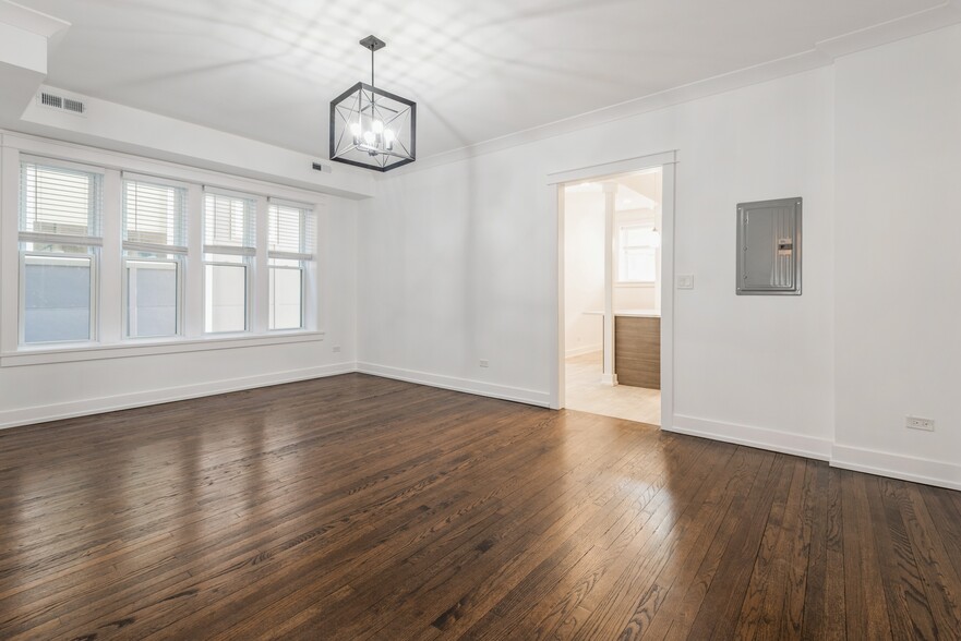 More Photos Of 1535 W Estes Ave, Chicago Multifamily For Sale