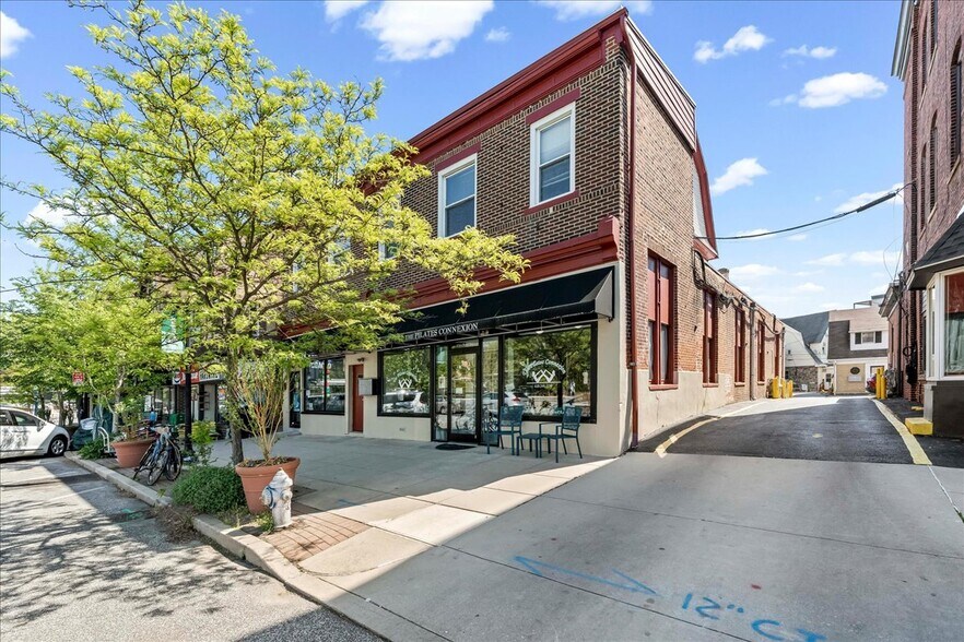 More Photos Of 13-15 S Chester Rd, Swarthmore Storefront Retail Residential For Sale