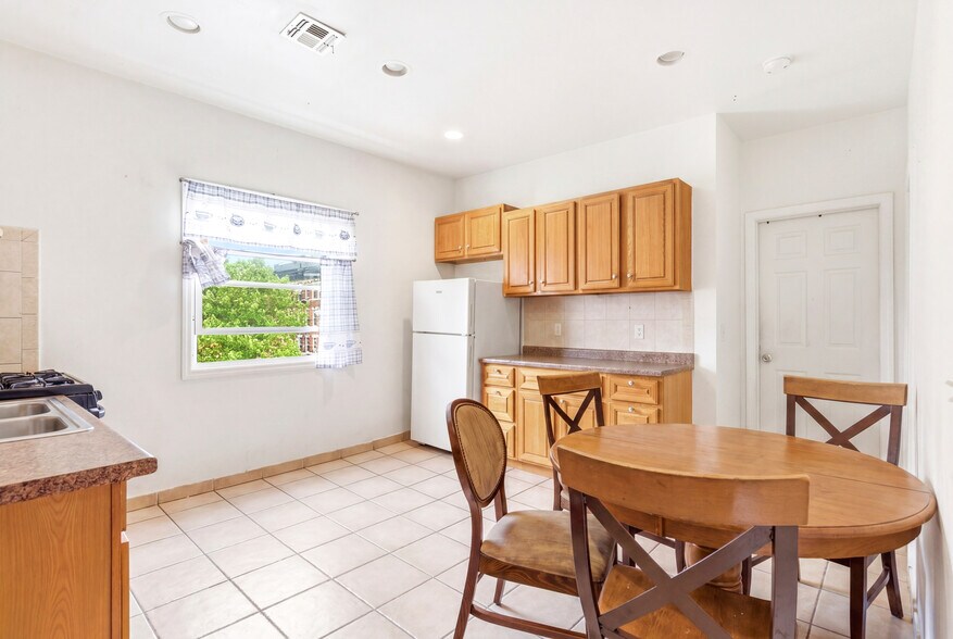 More Photos Of 99 Pulaski St, Newark Apartments For Sale