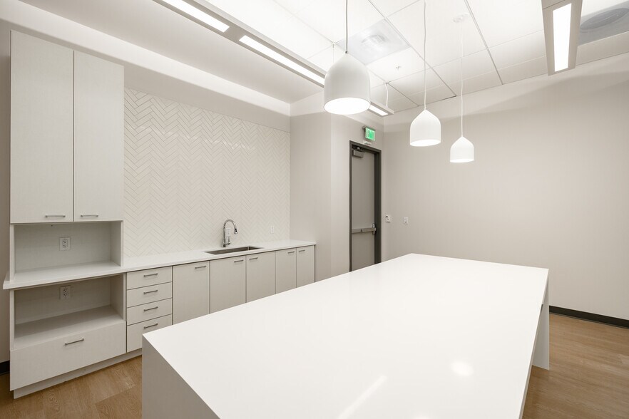 More Photos Of 6900 Paseo Padre Pky, Fremont Office For Lease
