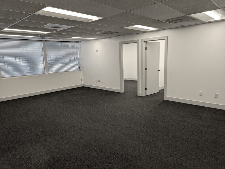 More Photos Of 6170 S 380 W, Salt Lake City Light Manufacturing For Lease