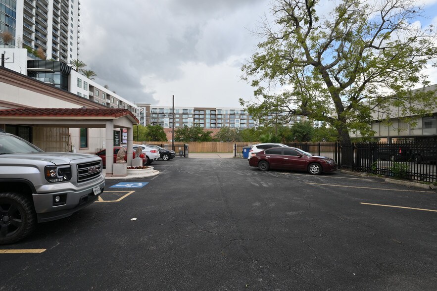 More Photos Of 2715 Fannin St, Houston Medical For Lease