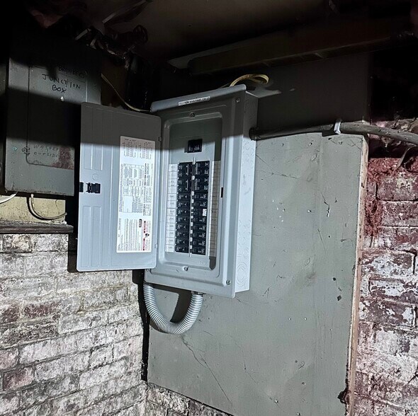 More Photos Of 128 Mill St, Springfield Apartments For Sale