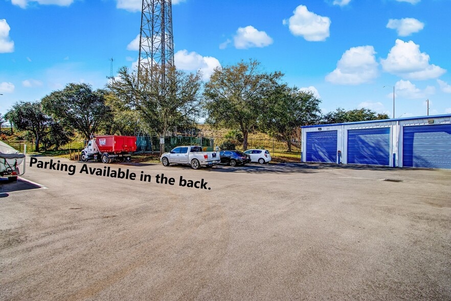 More Photos Of 10416 New Berlin Rd, Jacksonville Warehouse For Lease