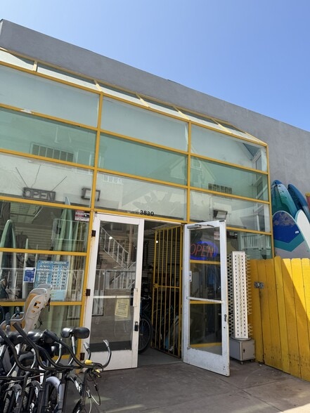 More Photos Of 3830 Mission Blvd, San Diego Storefront Retail Residential For Sale