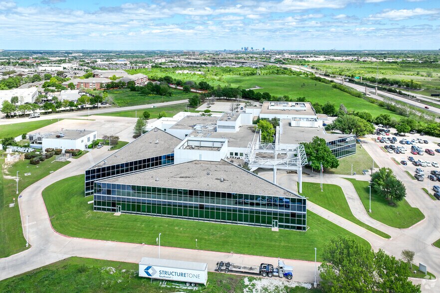 More Photos Of 7140 Oakmont Blvd, Fort Worth Skilled Nursing Facility For Lease