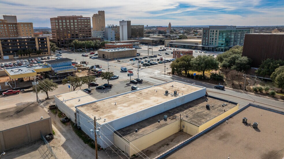More Photos Of 623-627 Pine St, Abilene Storefront For Sale