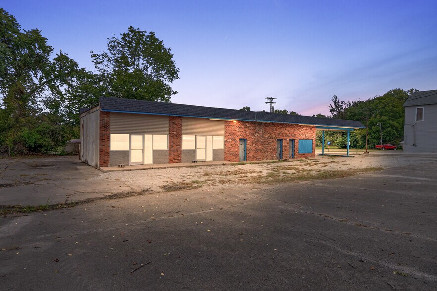 More Photos Of 331 Main St, Lebanon Junction Specialty For Sale