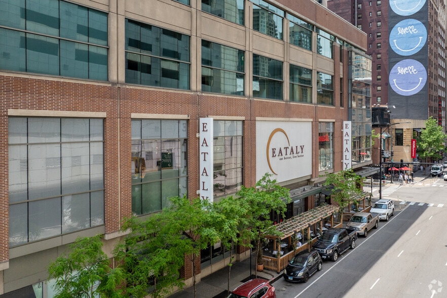 More Photos Of 43-51 E Ohio St, Chicago General Retail For Lease