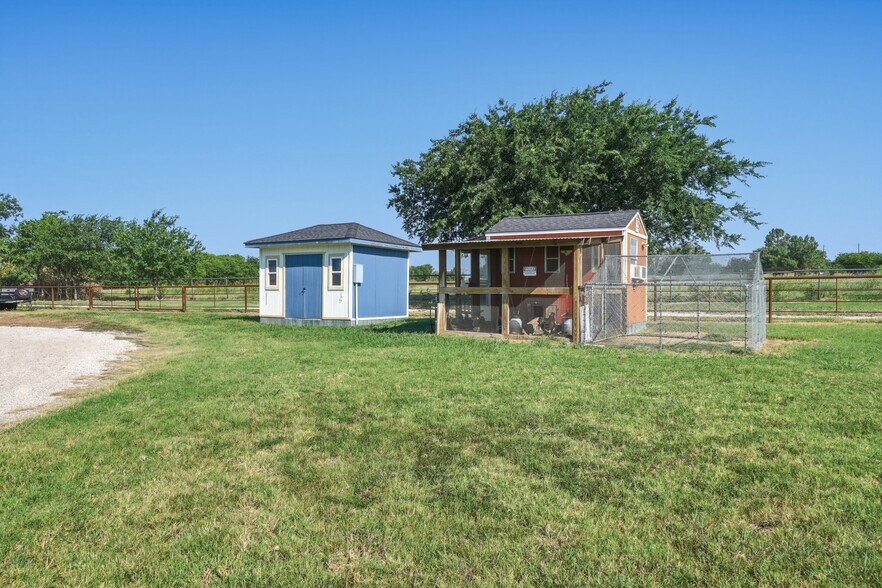 More Photos Of 2632 Howell Dr, Venus Land For Sale