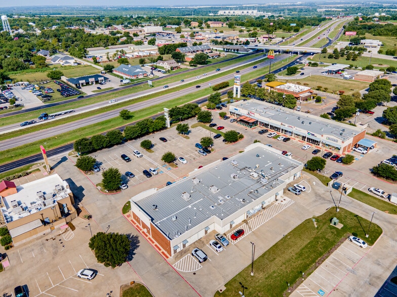 More Photos Of 108 E Us Highway 80, Forney Freestanding For Lease