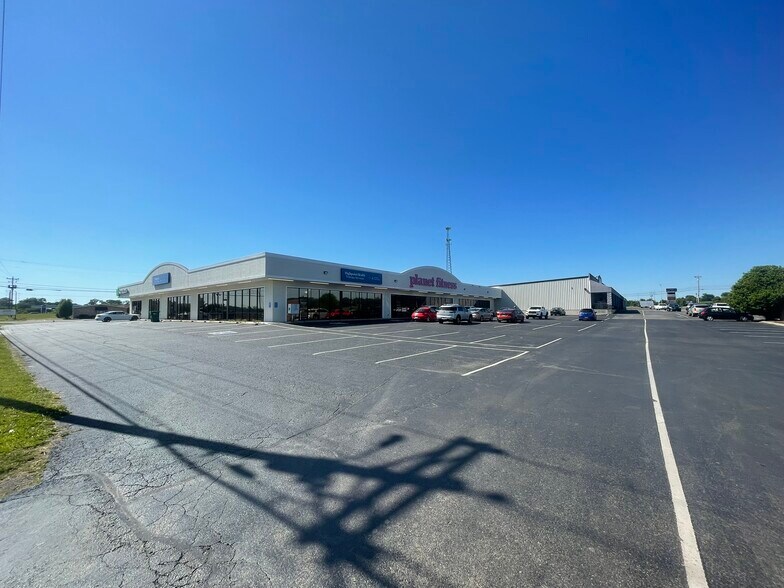 More Photos Of 92 Bible Crossing Rd, Decherd Storefront Retail Office For Lease