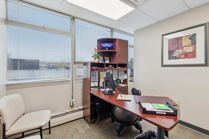 More Photos Of 119 S Easton Rd, Glenside Office For Sale