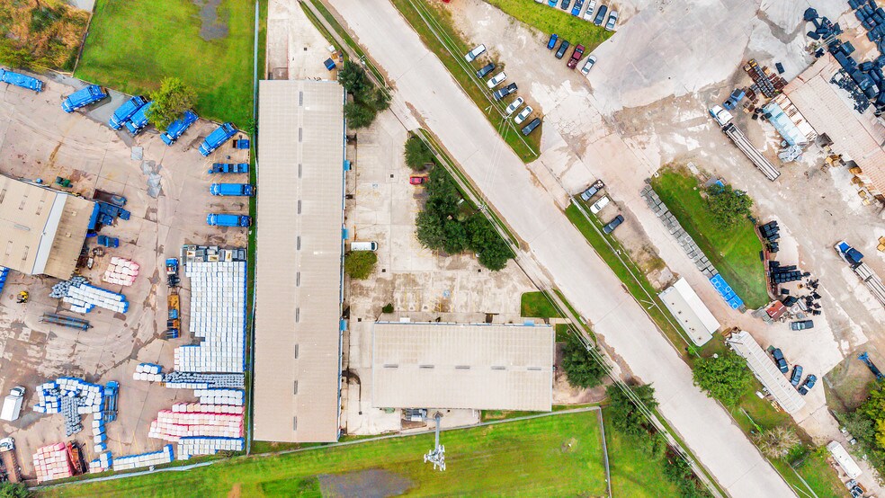 More Photos Of 5213 Brookglen Dr, Houston Light Manufacturing For Lease