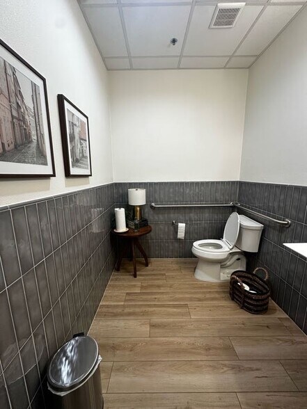 More Photos Of 2730 Virginia Pky, McKinney Medical For Lease