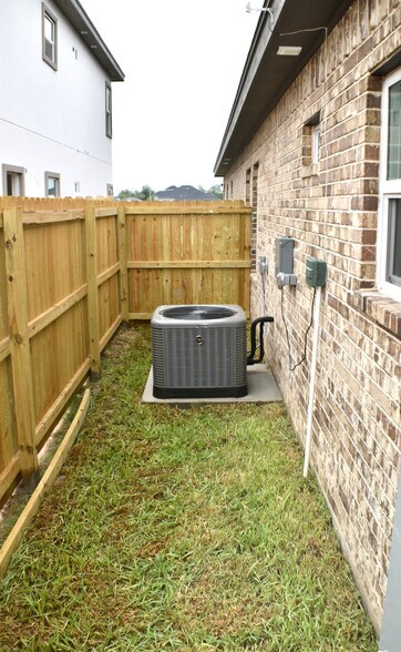 More Photos Of 2608 E Israel Ave, Alton Multifamily For Sale