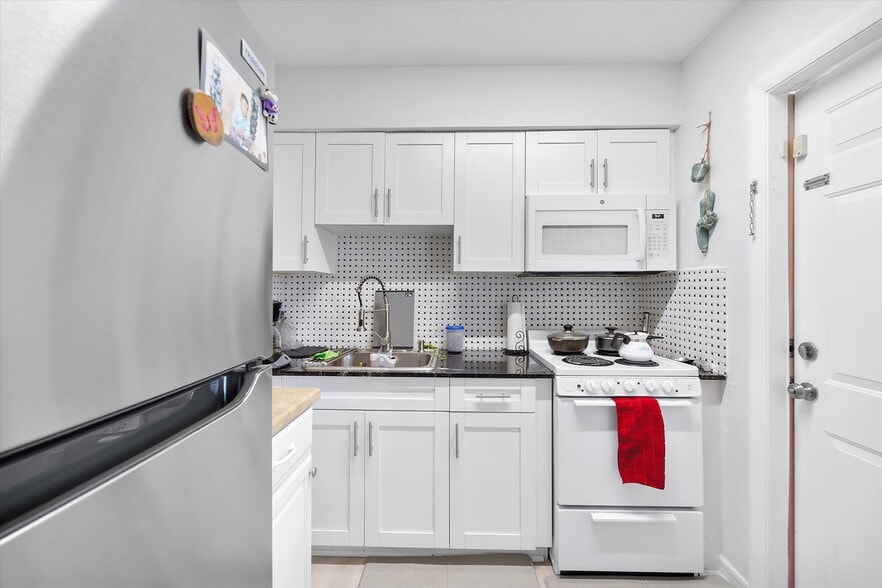 More Photos Of 14260 SW 88th Ave, Palmetto Bay Apartments For Sale