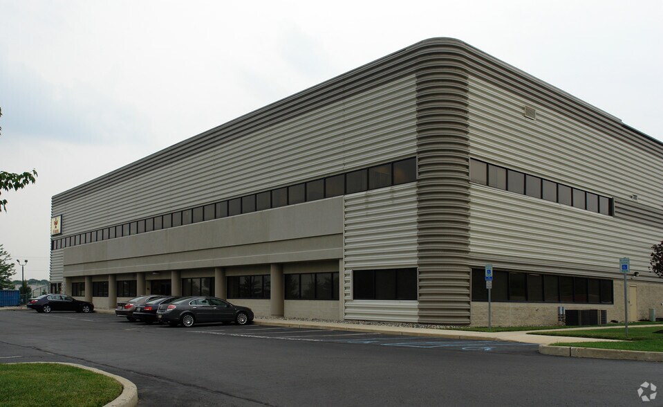 More Photos Of 1515 Burnt Mill Rd, Cherry Hill Distribution For Lease