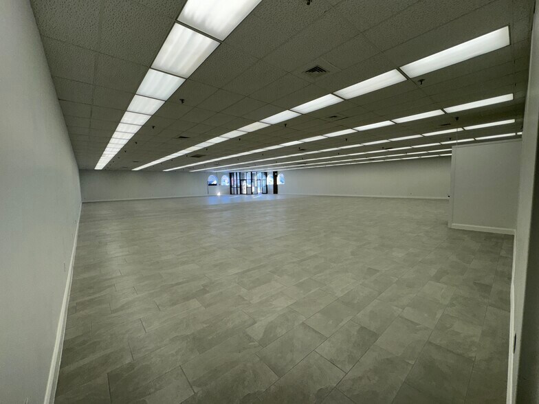 More Photos Of 1657 Cassopolis St, Elkhart Freestanding For Lease