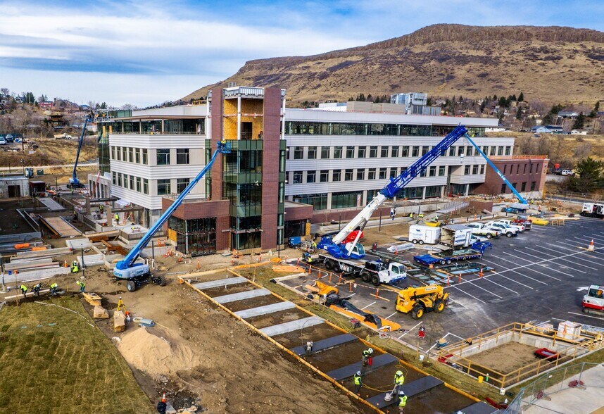 More Photos Of 800 Ford St, Golden Medical For Lease