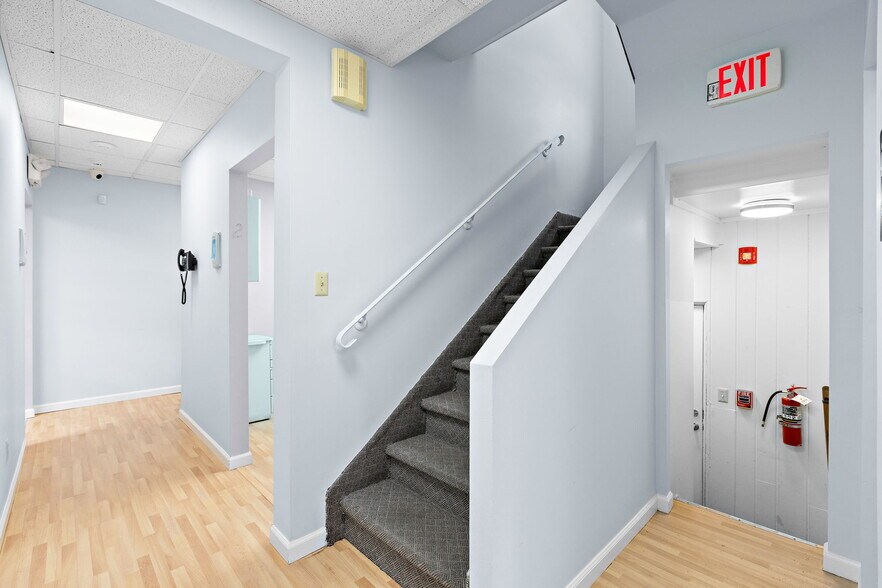 More Photos Of 197 S Washington Ave, Bergenfield Medical For Sale