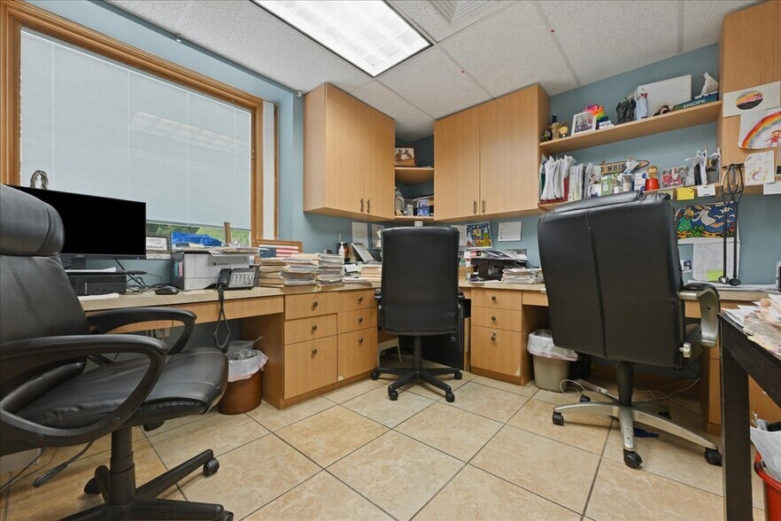 More Photos Of 3 California Pl S, Island Park Medical For Sale