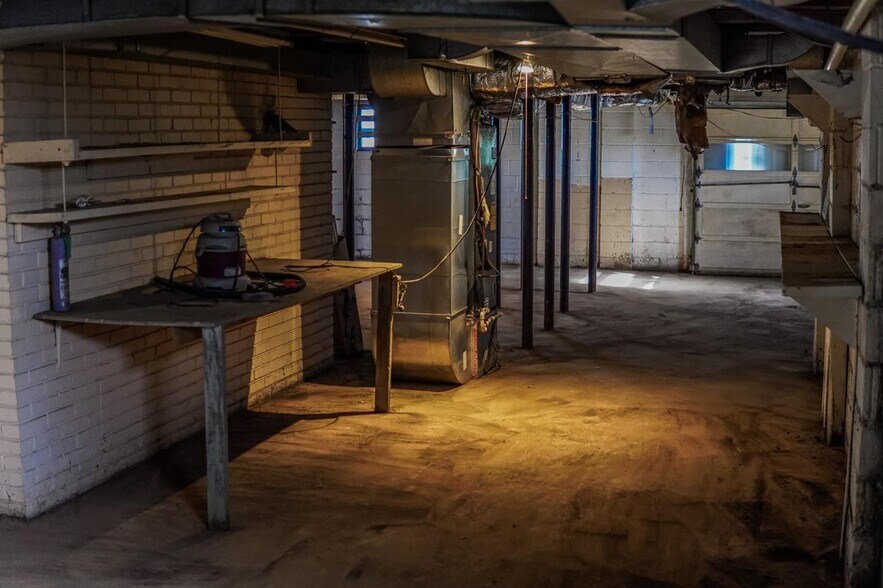 More Photos Of 4924 Freedom Dr, Charlotte Flex For Sale