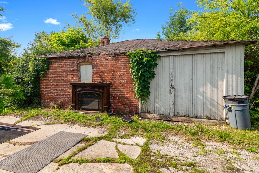 More Photos Of 3279 Emmett Rd, Emmett Multifamily For Sale