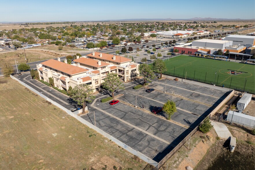 More Photos Of 3166 E Palmdale Blvd, Palmdale Office For Sale