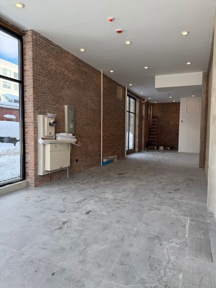 More Photos Of 364 Summit Ave, Jersey City Storefront For Lease
